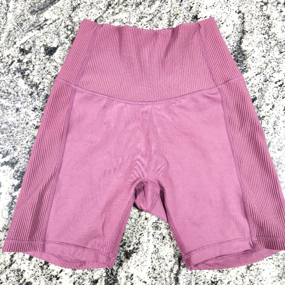 Ptula Women's Mauve High-Waisted Shorts